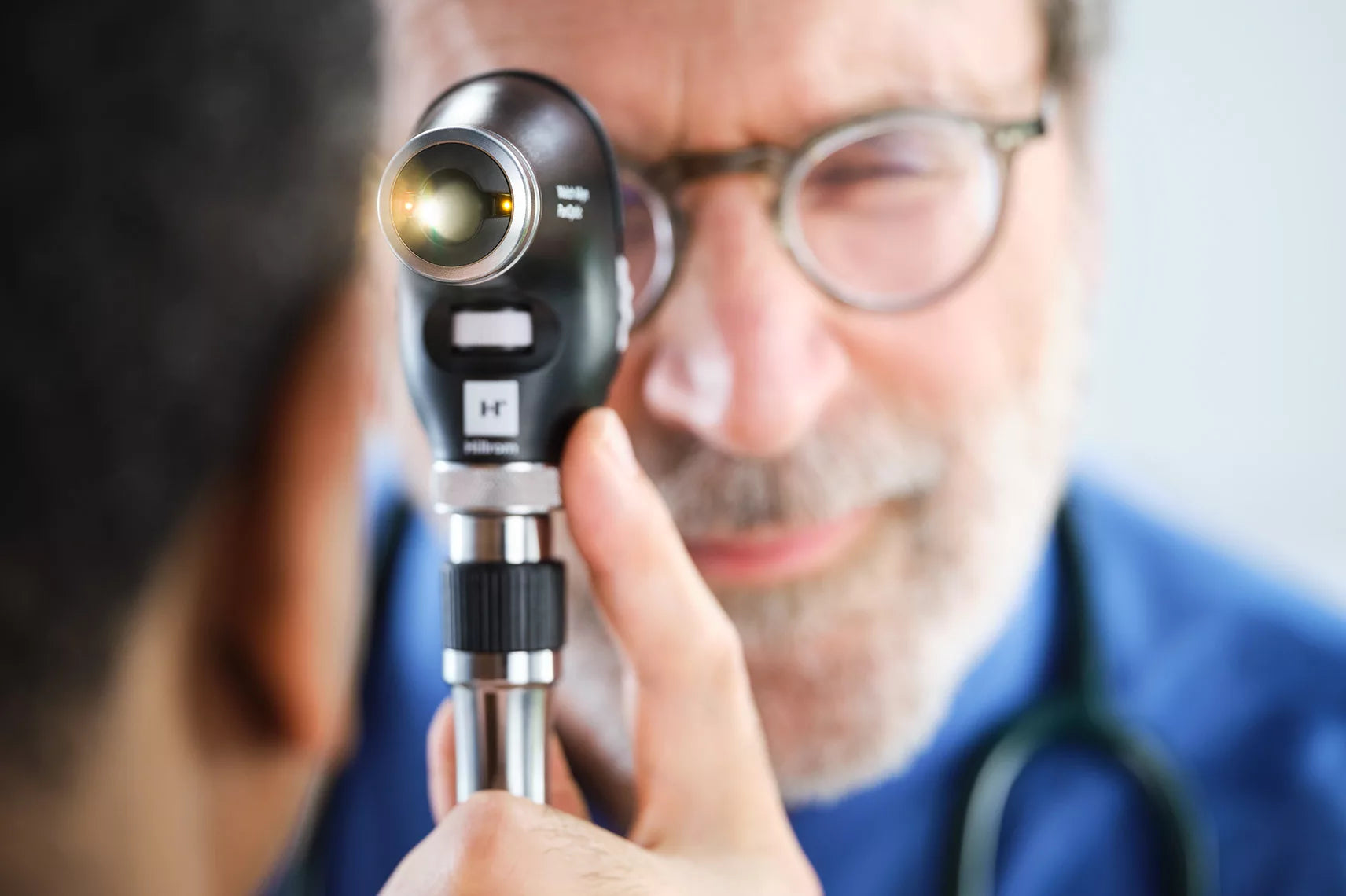 PanOptic Plus Ophthalmoscope Quick Eye Alignment